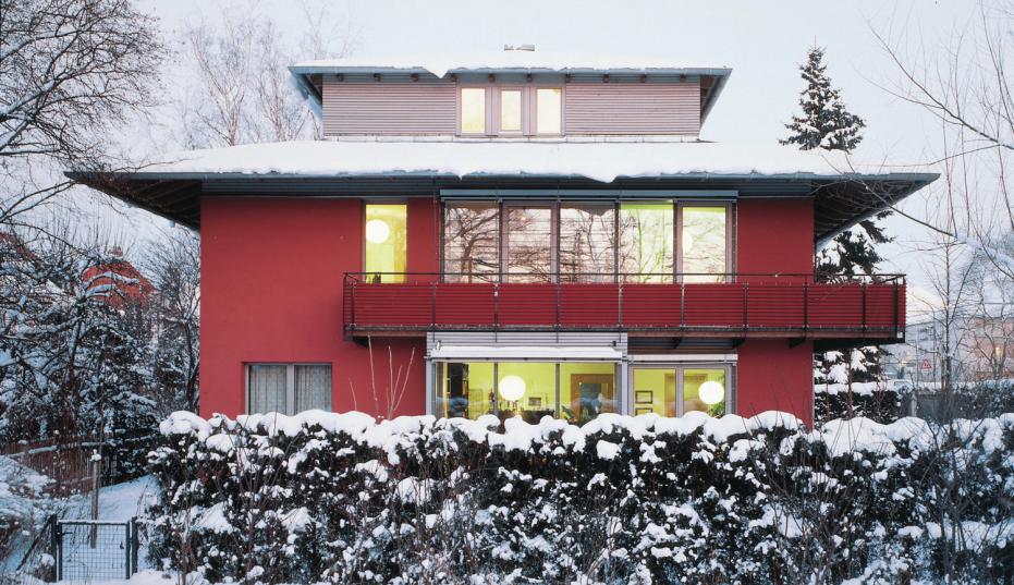 Auch Schneefall, Tauwetter oder Hochwasser können dem Mauerwerk nichts anhaben. epr/Bundesverband Kalksandsteinindustrie e.V. (2) Auch Schneefall, Tauwetter oder Hochwasser können dem Mauerwerk nichts anhaben. epr/Bundesverband Kalksandsteinindustrie e.V. (2)
